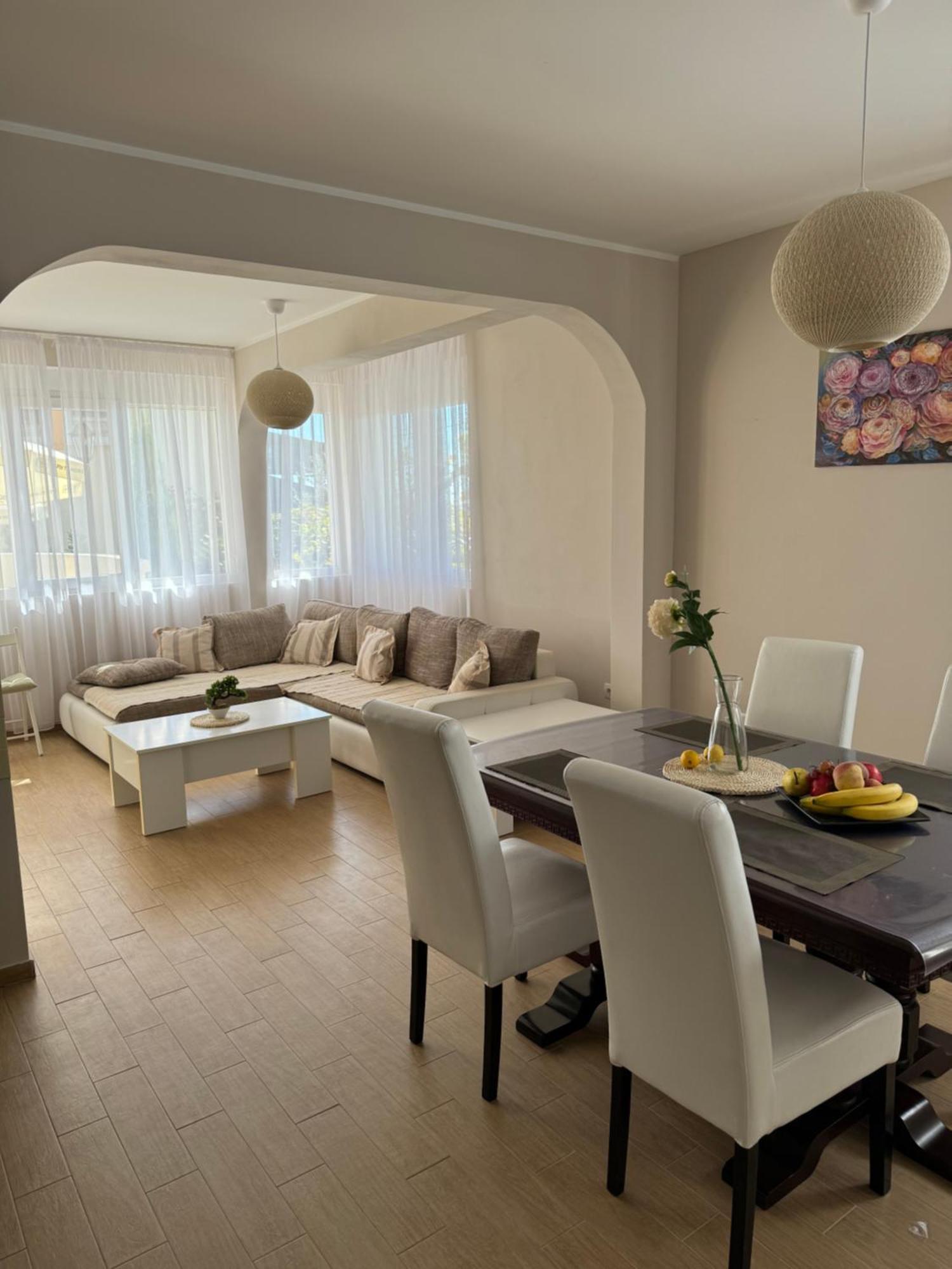Lemon Apartment