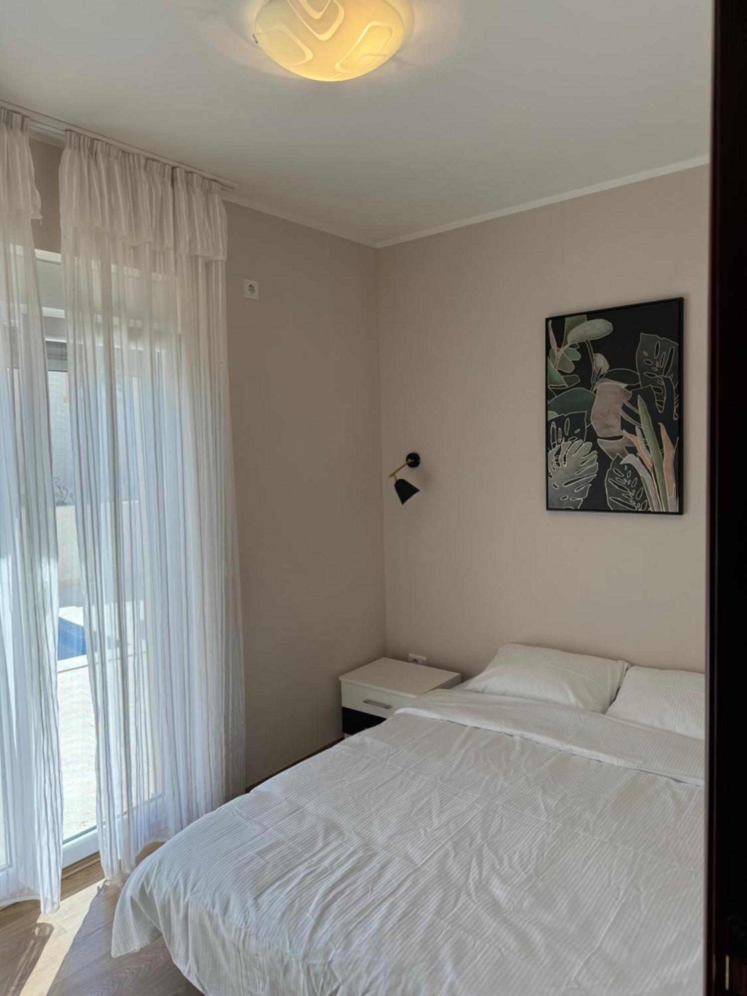 Lemon Apartment