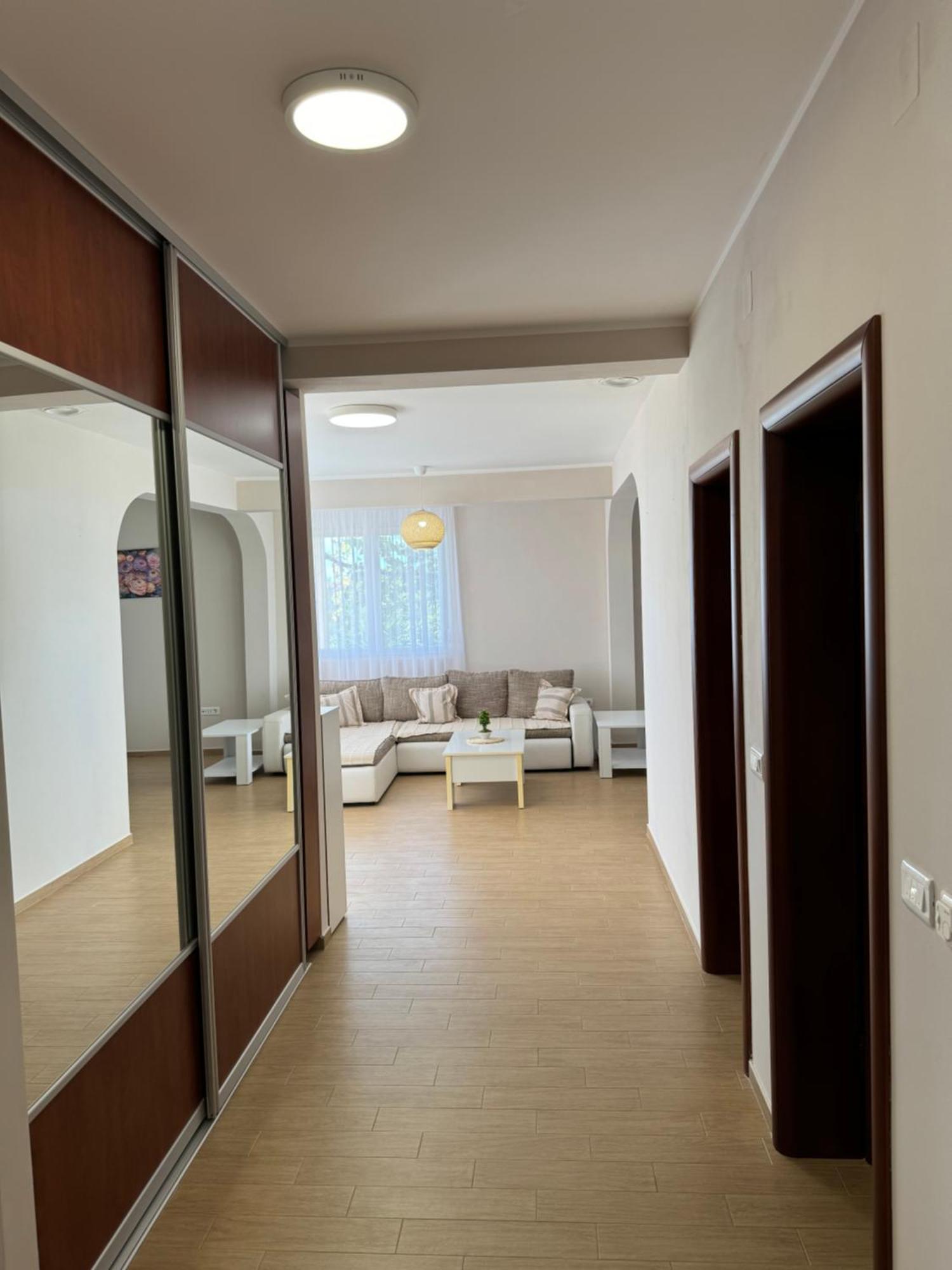 Lemon Apartment *
